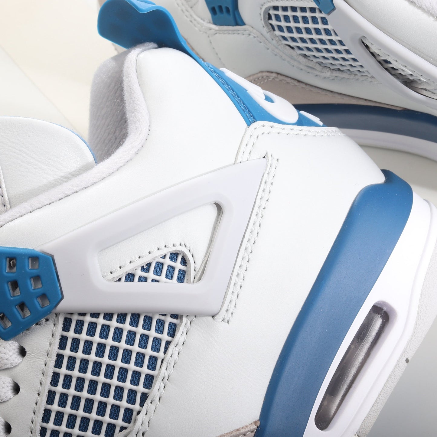 Nike Air Jordan 4 Retro Military Blue