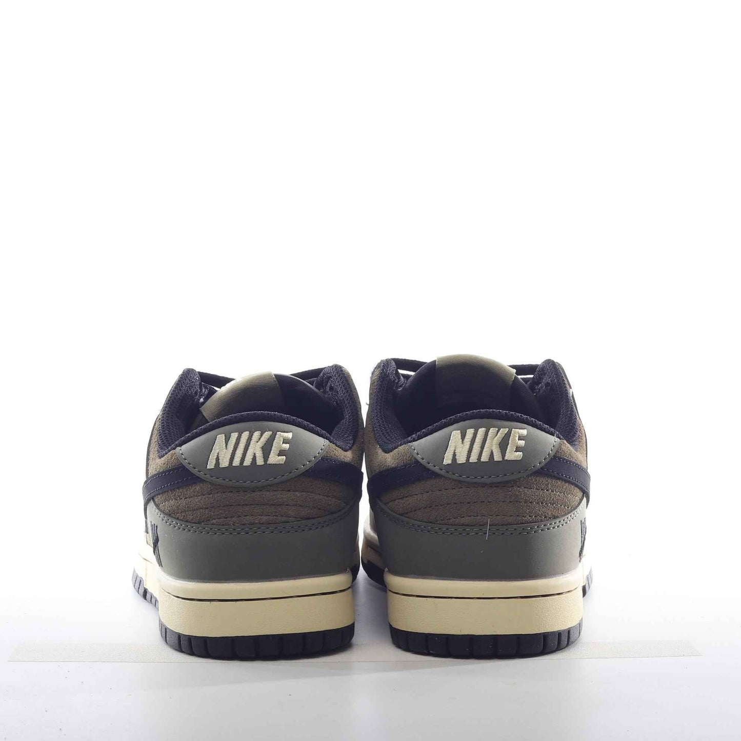 Nike SB Dunk Low