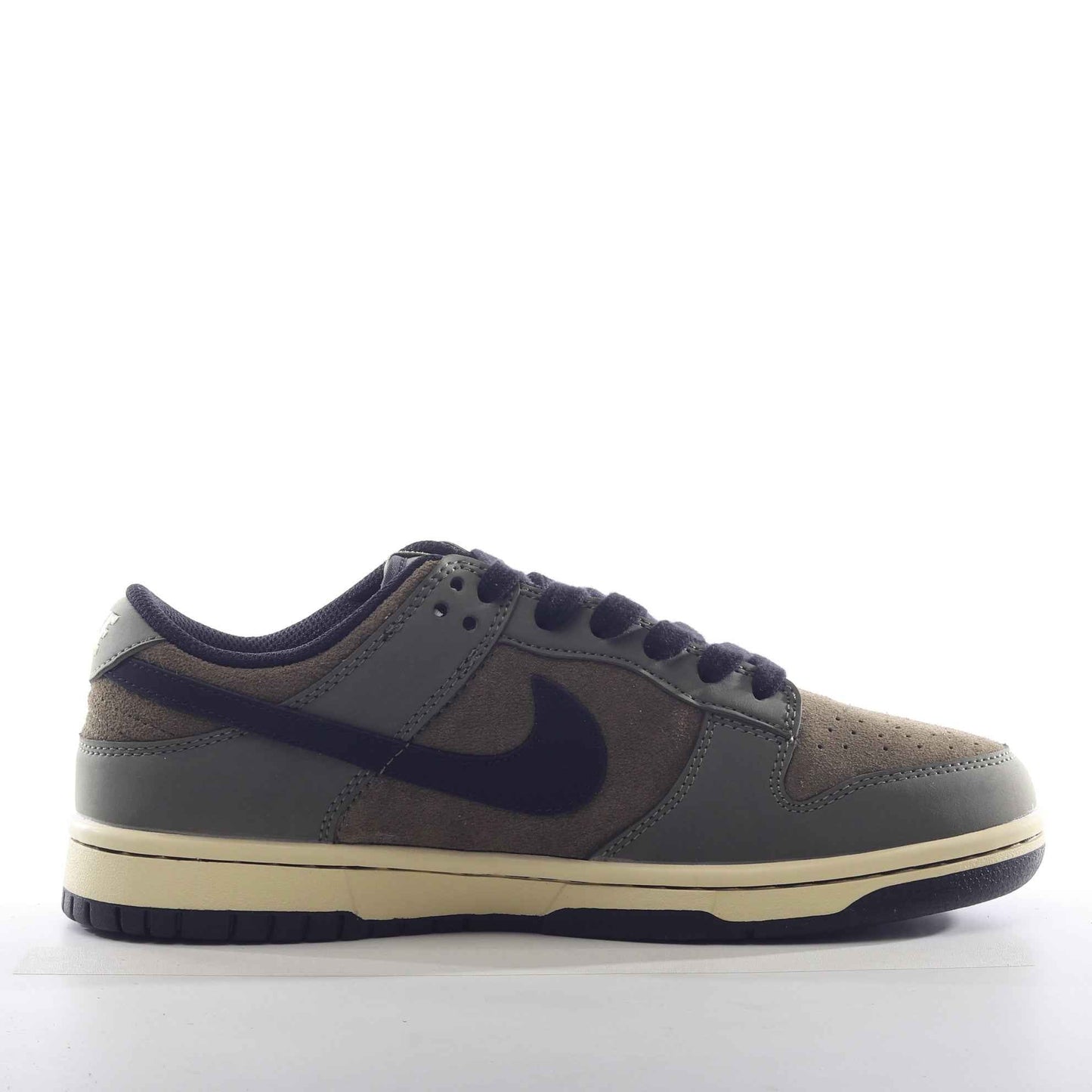Nike SB Dunk Low