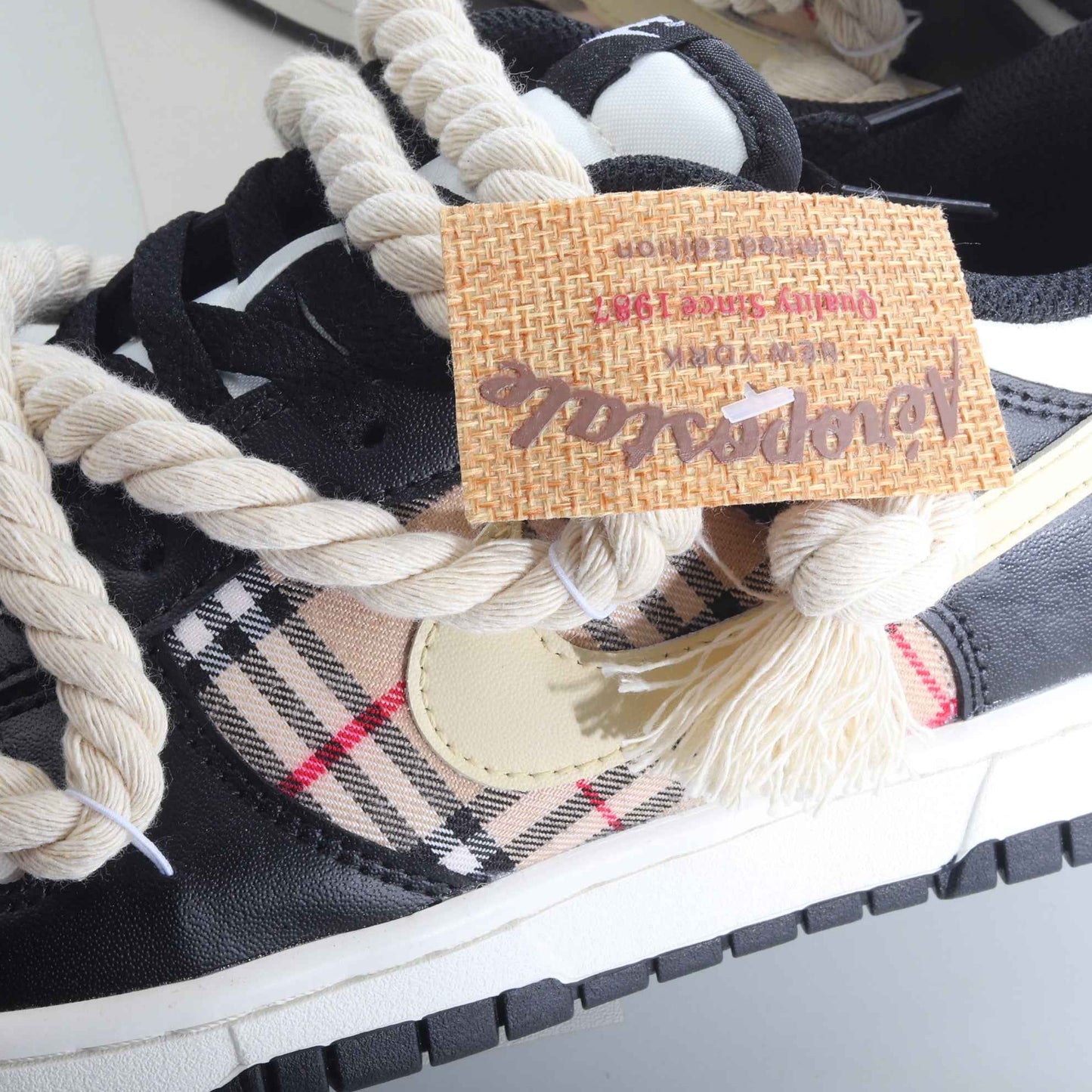 Nike SB Dunk Low