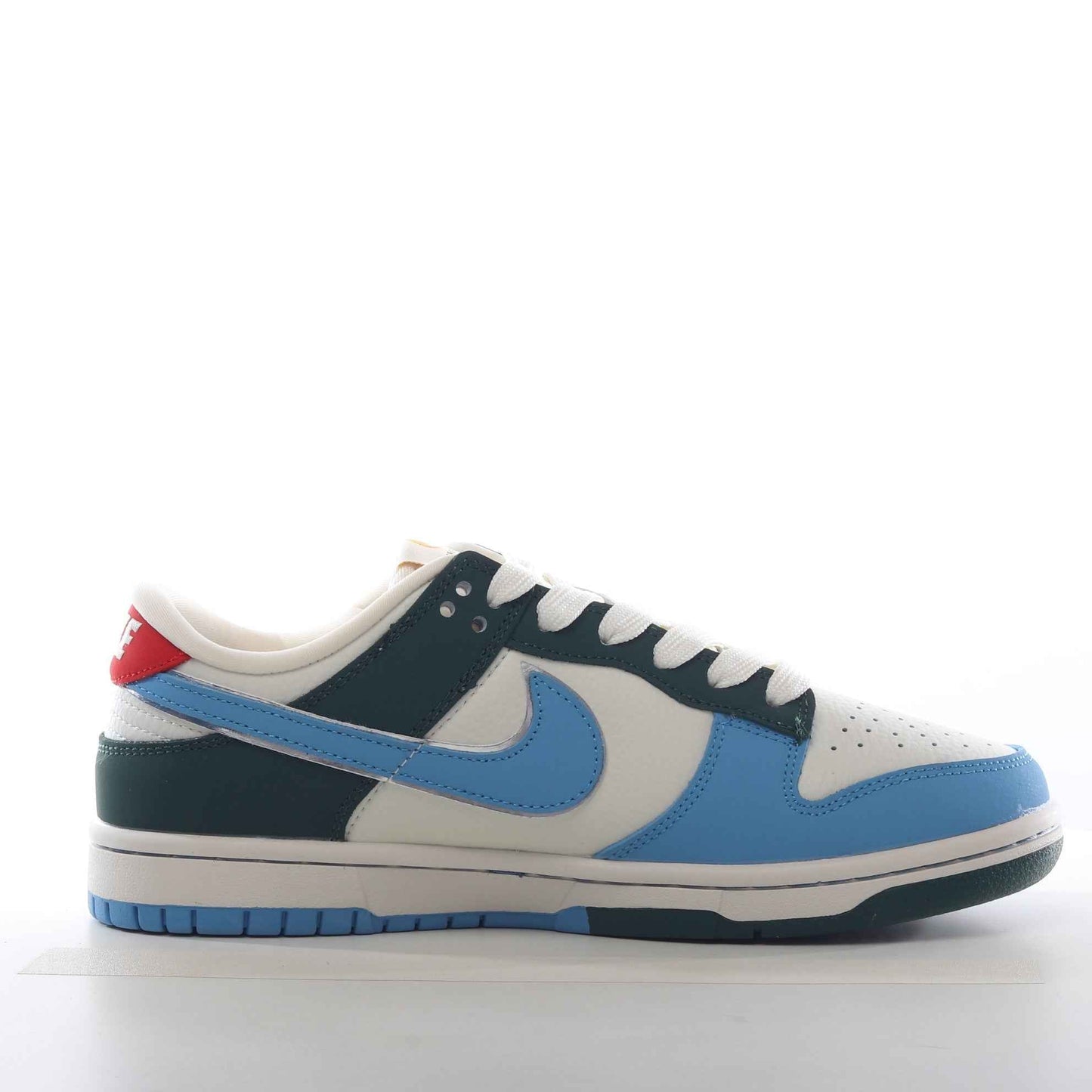 Nike SB Dunk Low