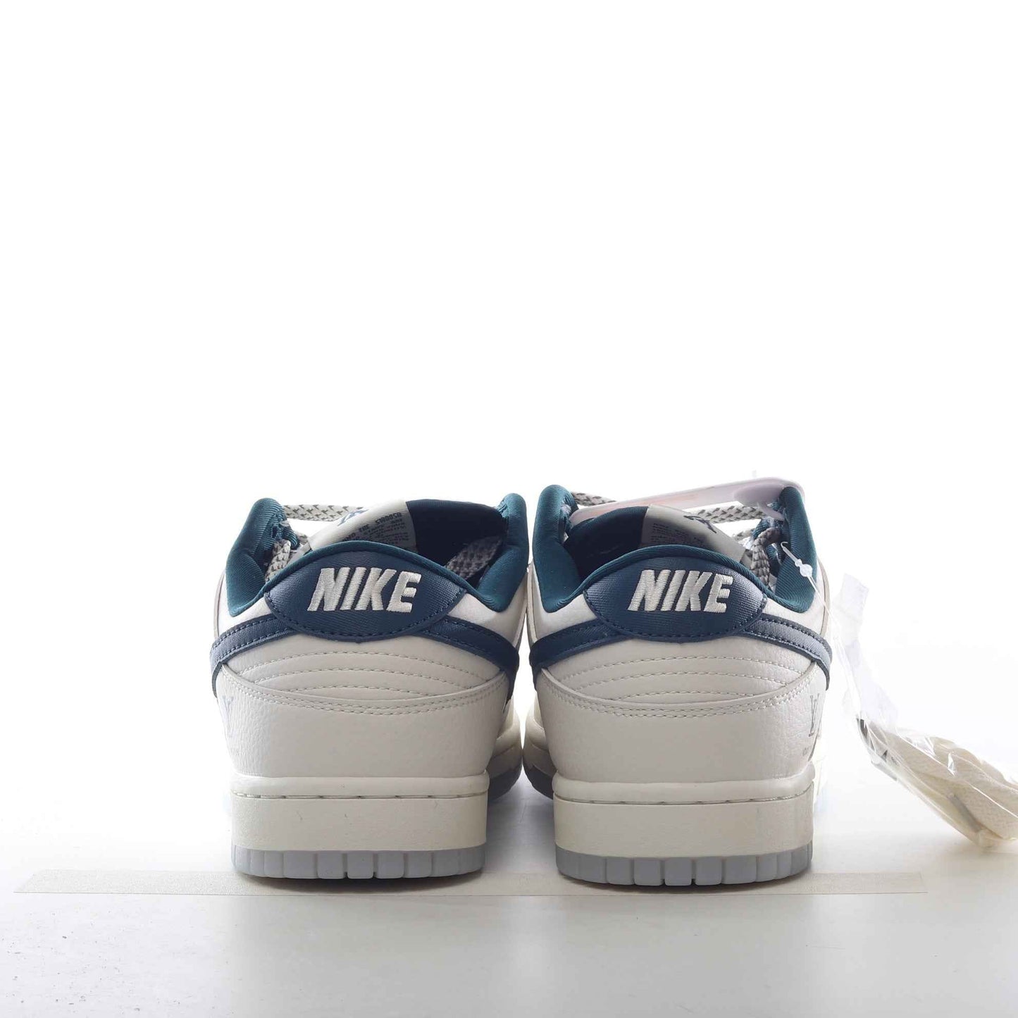 Nike SB Dunk Low