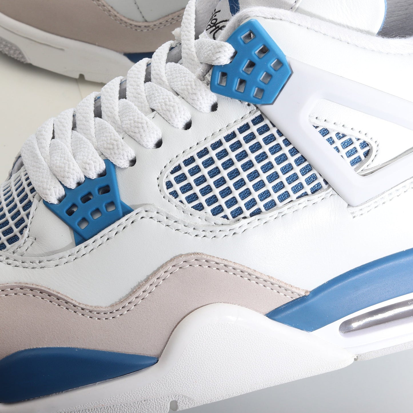 Nike Air Jordan 4 Retro Military Blue