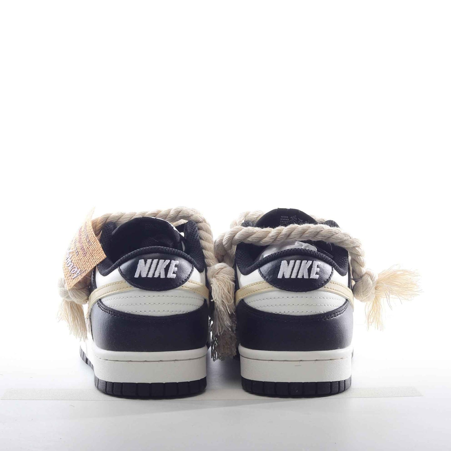 Nike SB Dunk Low