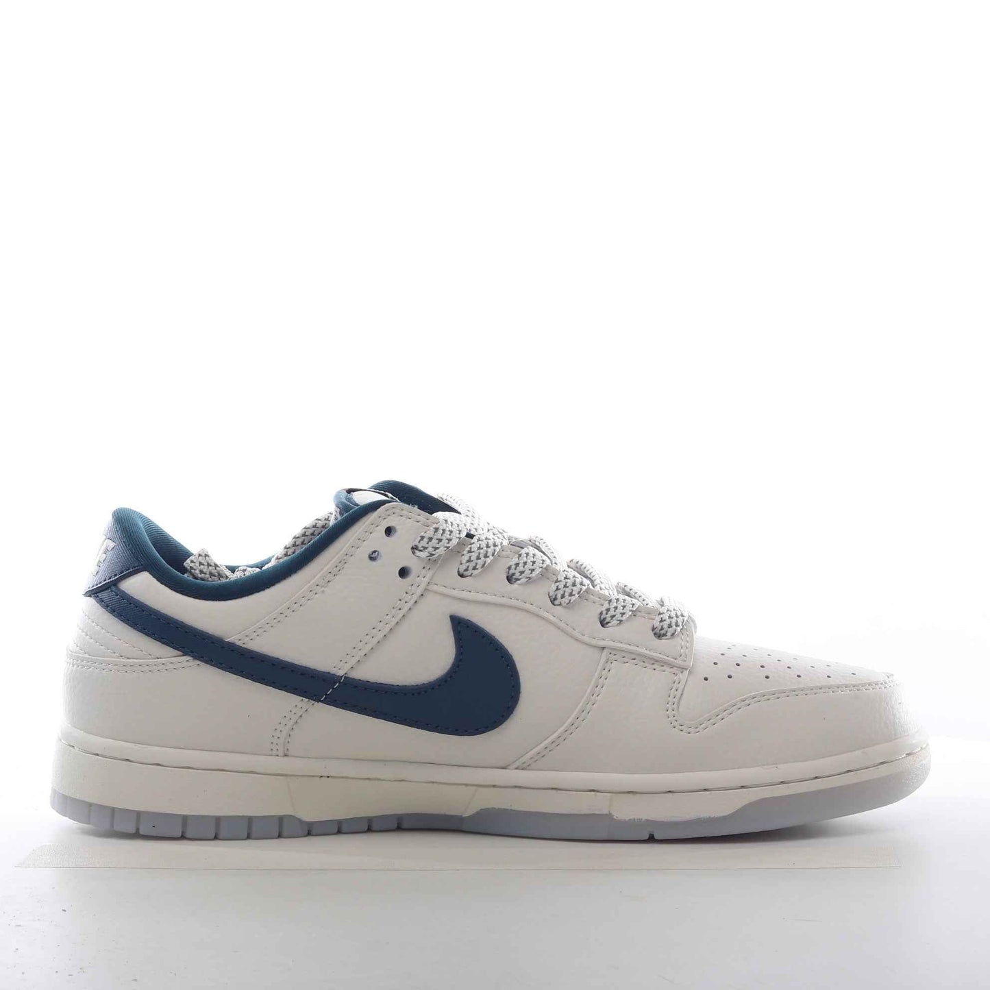 Nike SB Dunk Low