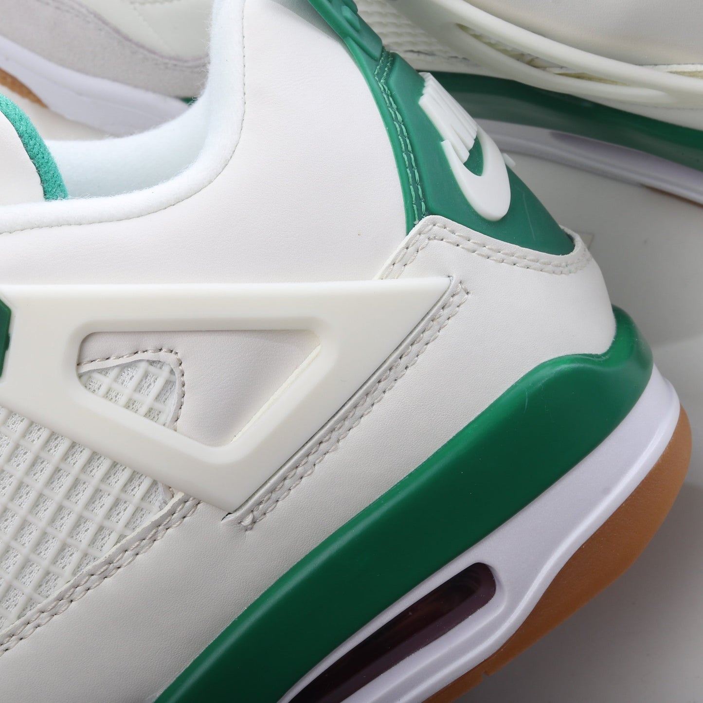 Nike SB x Jordan 4 Retro Pine Green