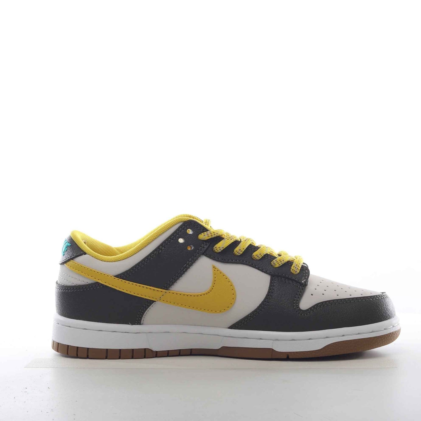Nike SB Dunk Low