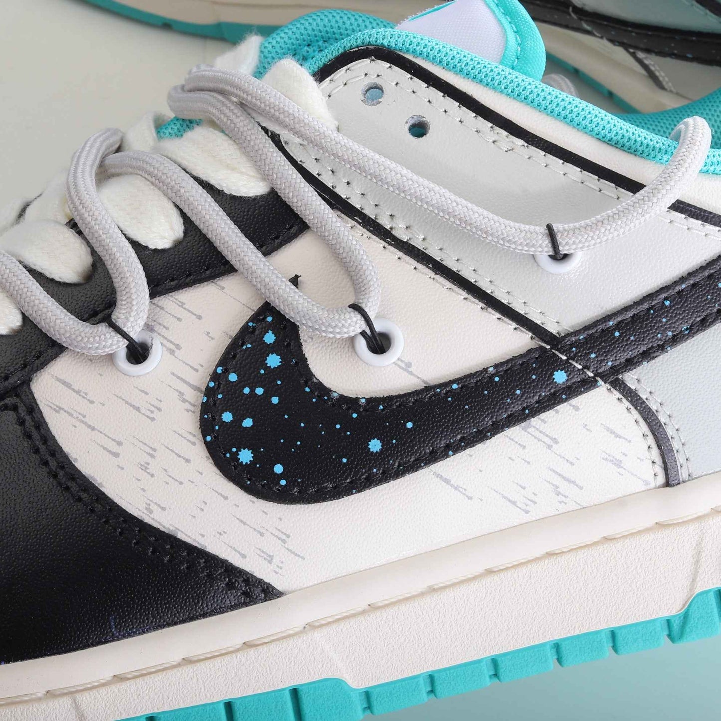 Nike SB Dunk Low