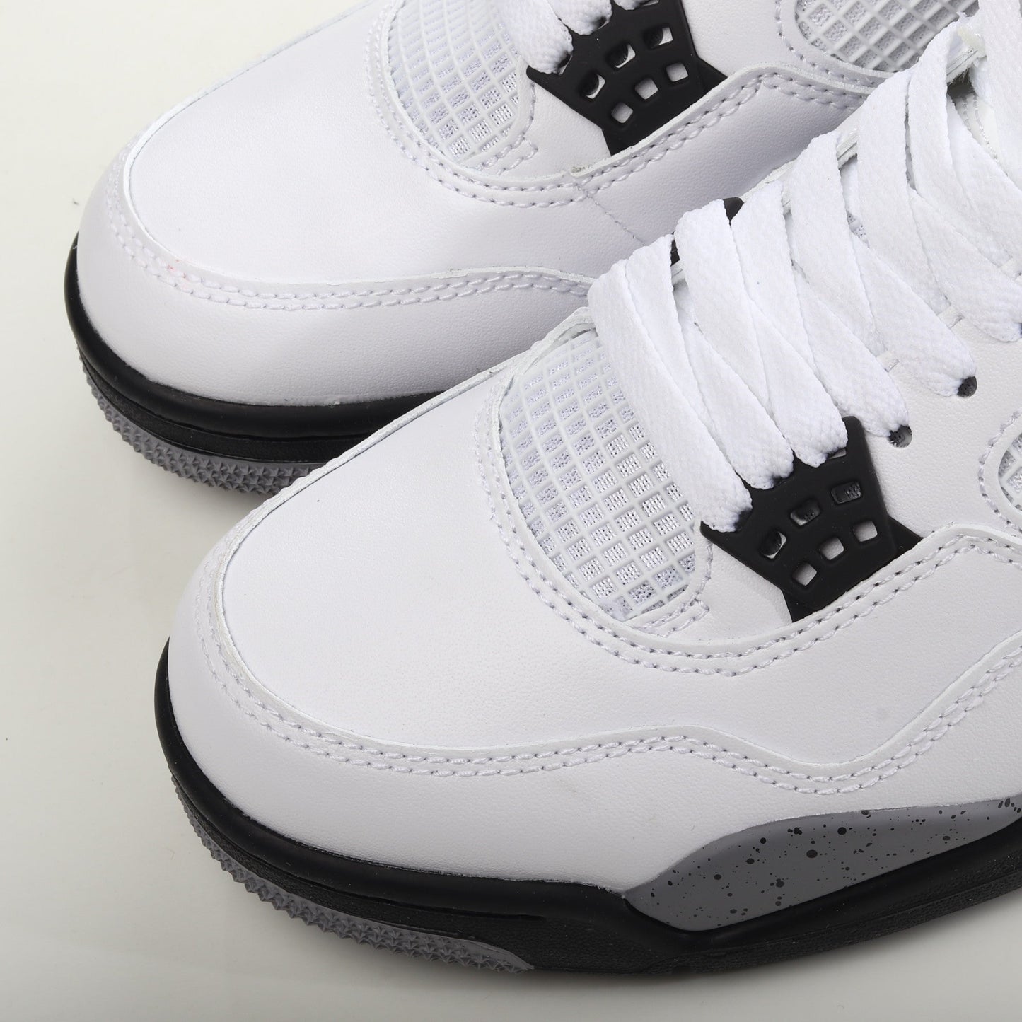 Nike Air Jordan 4 Retro White Cement