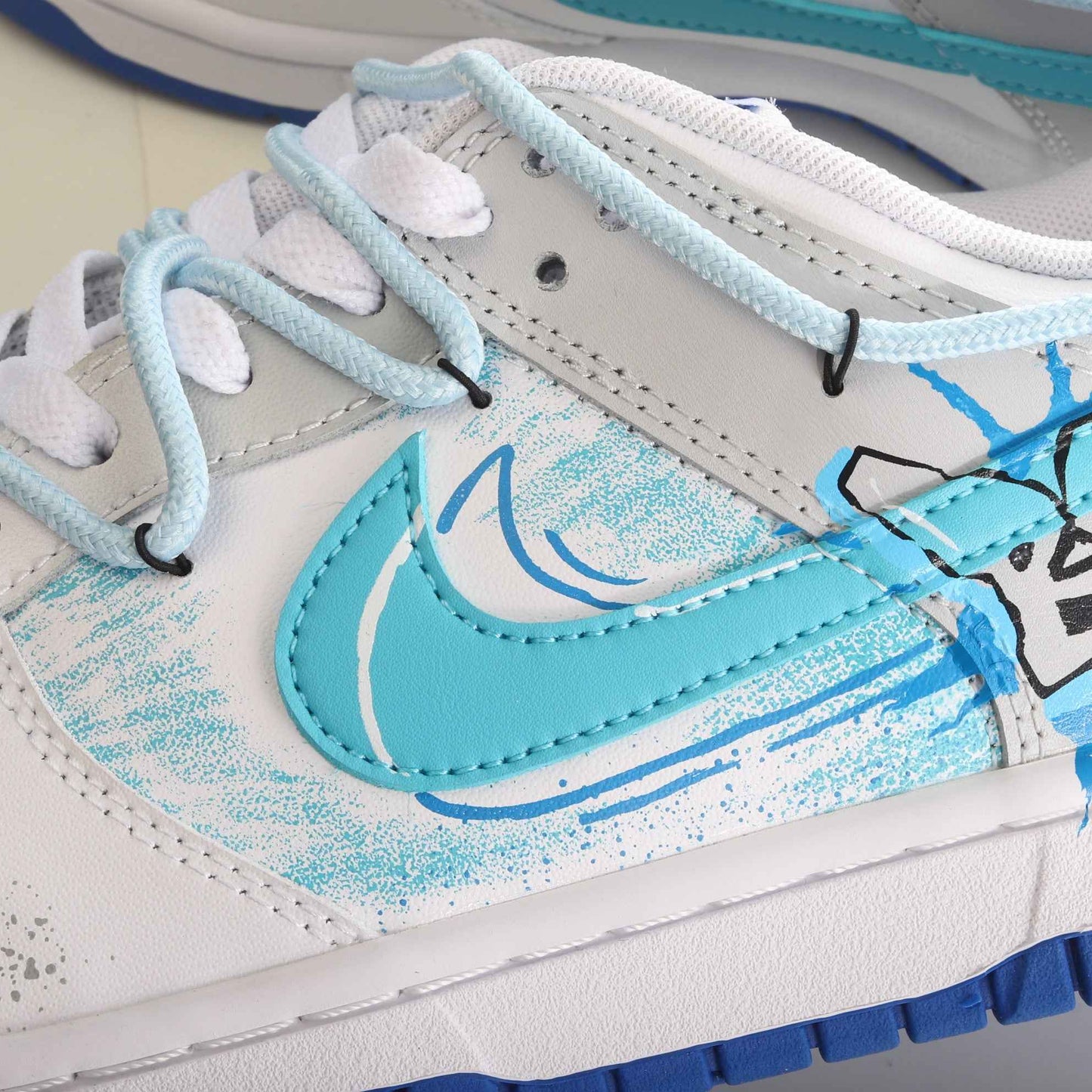 Nike SB Dunk Low